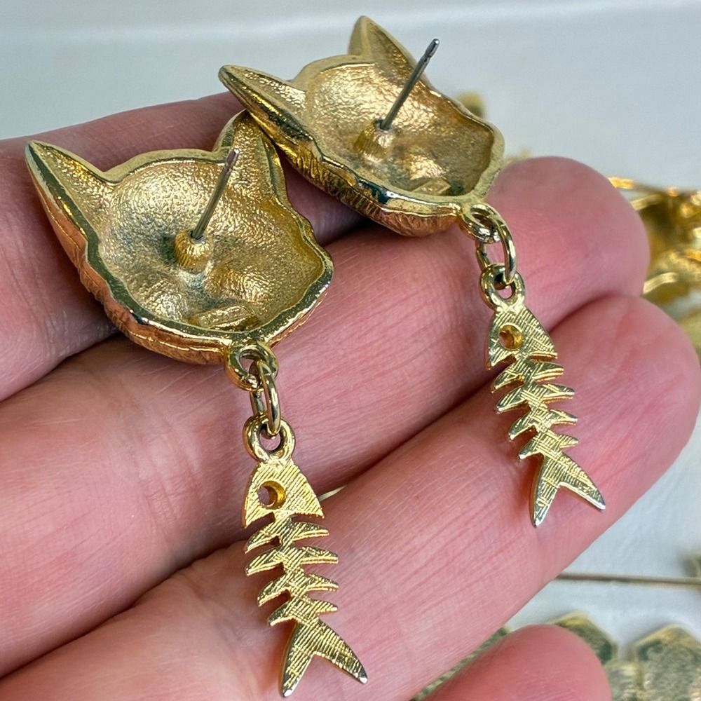 Vintage Cat Brooch Earring Lot Gold Tone Avon RAZZA AJC Feline Jewelry Whimsical - Picture 11 of 15